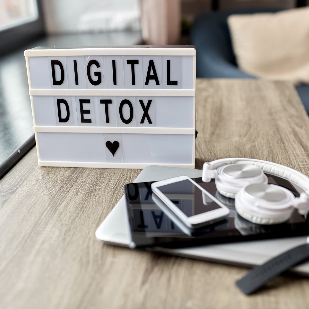Digital Detox: Unplugging for Clarity